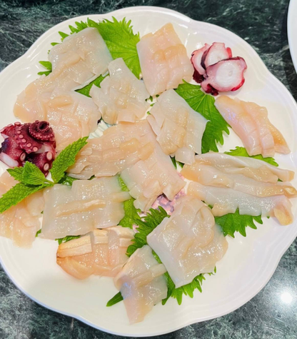 Sashimi-grade geoduck