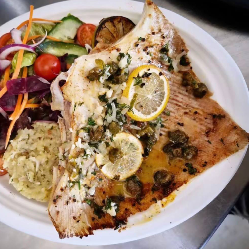 🌊 Deep-Sea Stingray Wings(Premium Thick-Cut) — The Ultimate "Crunch" Experience in SG!